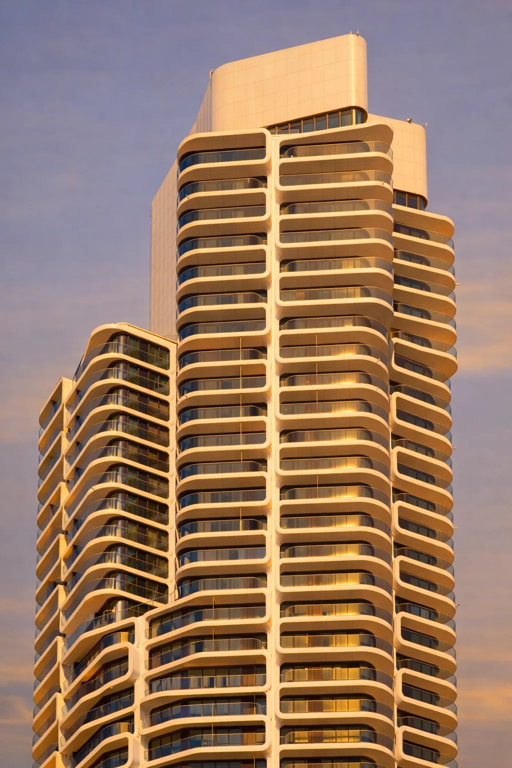 Grand Tower Frankfurt — portrait of the upper floors including the 41st standard floor, with the penthouse setback above